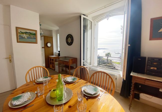 Apartment in La Trinité-sur-Mer - VILLA MAJOY - Holiday apartment with view on the port of Trinité-sur-Mer - T547 Apartment in La Trinité-sur-Mer - VILLA MAJOY - Holiday apartment with view on the port of Trinité-sur-Mer - T547