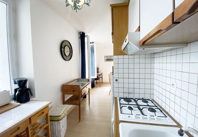 Apartment in La Trinité-sur-Mer - VILLA MAJOY - Holiday apartment with view on the port of Trinité-sur-Mer - T547 Apartment in La Trinité-sur-Mer - VILLA MAJOY - Holiday apartment with view on the port of Trinité-sur-Mer - T547