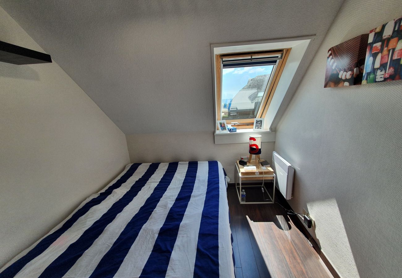 Apartment in Carnac - Bel Appartement 2* Lumineux avec Balcon et Petite Vue Mer-DT16