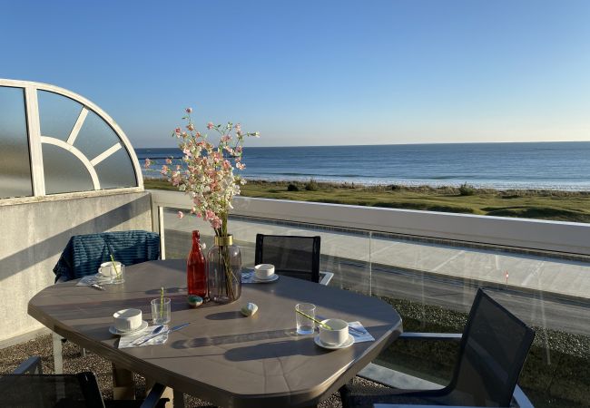 Apartment in Carnac - AZUR - Triplex spacieux, Face à la mer, Plage - T1