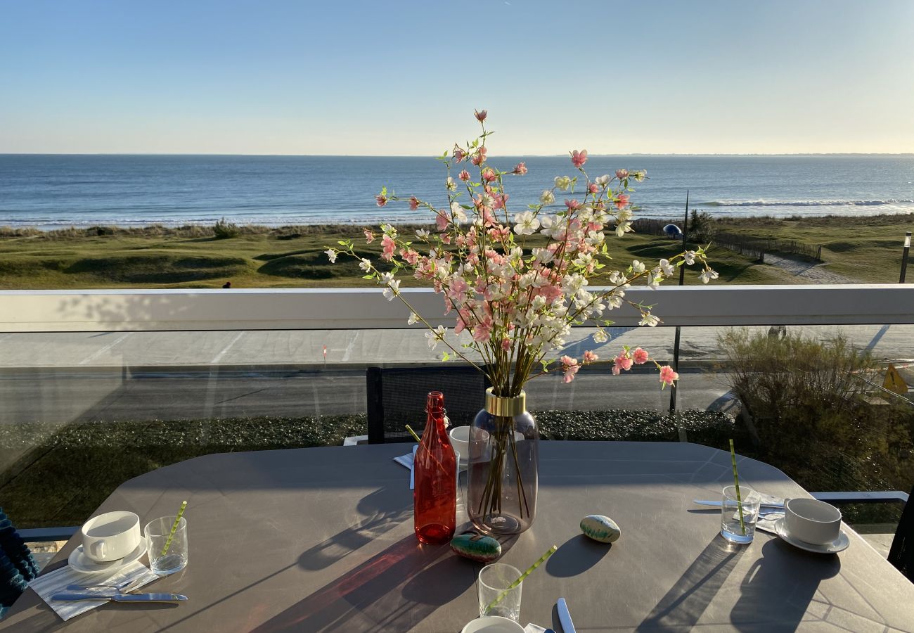 Apartment in Carnac - AZUR - Triplex spacieux, Face à la mer, Plage - T1