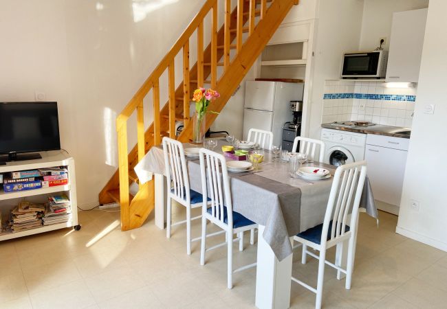 Apartment in Carnac - PORT BAGHEU - Duplex balcon, Plage 200m - T62