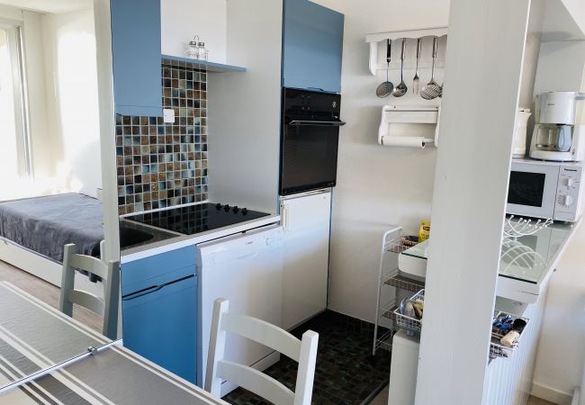 Studio à Carnac - BRITANNIA - Studio vue mer en location vacances à Carnac - U95  Studio à Carnac - BRITANNIA - Studio vue mer en location vacances à Carnac - U95