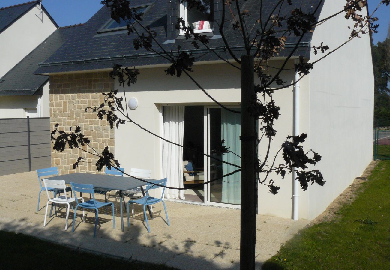Maison à Carnac - Belle Villa Spacieuse 3*, avec Jardin Agréable et Wifi-S28