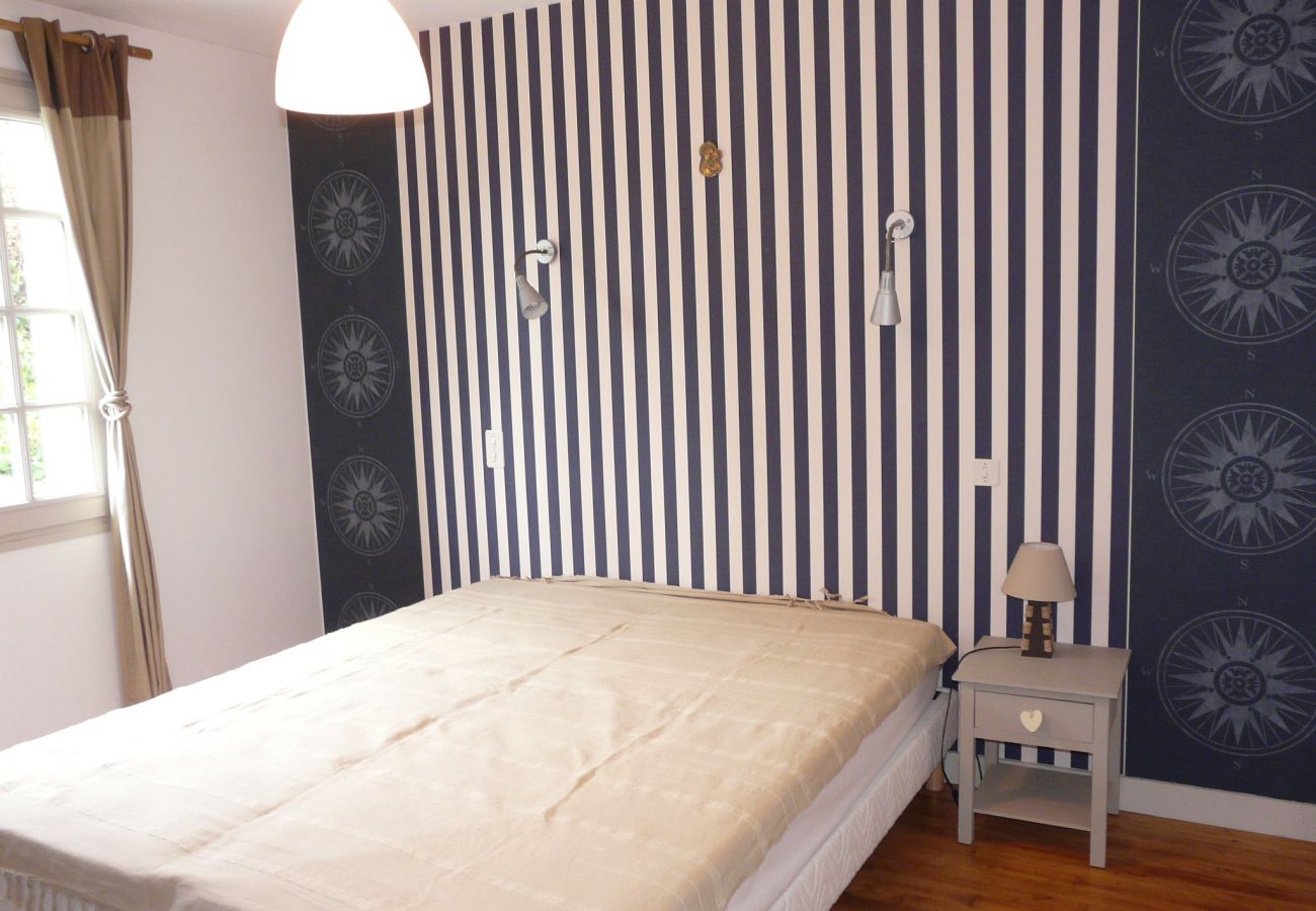Villa à Erdeven - Jolie Villa Typique Néo-Bretonne, 800m Plage - C54