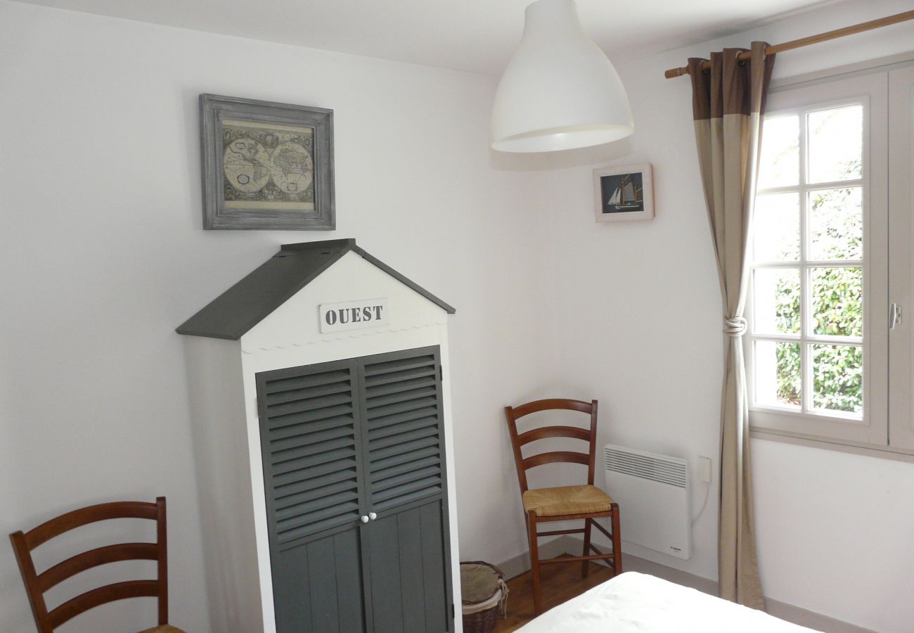 Villa à Erdeven - Jolie Villa Typique Néo-Bretonne, 800m Plage - C54