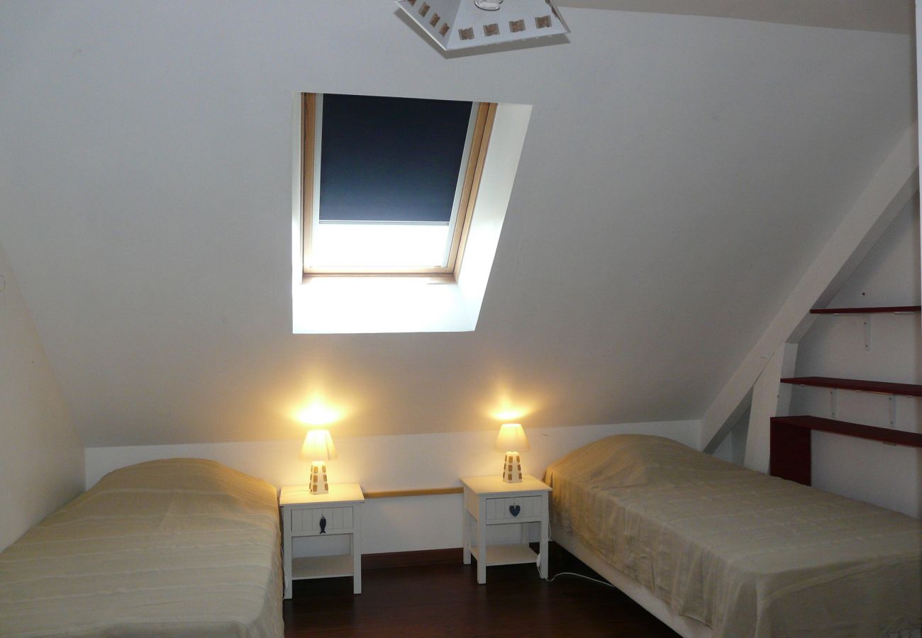 Villa à Erdeven - Jolie Villa Typique Néo-Bretonne, 800m Plage - C54