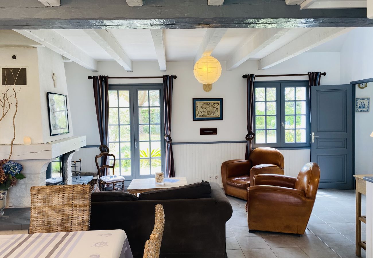 Villa à Erdeven - Jolie Villa Typique Néo-Bretonne, 800m Plage - C54