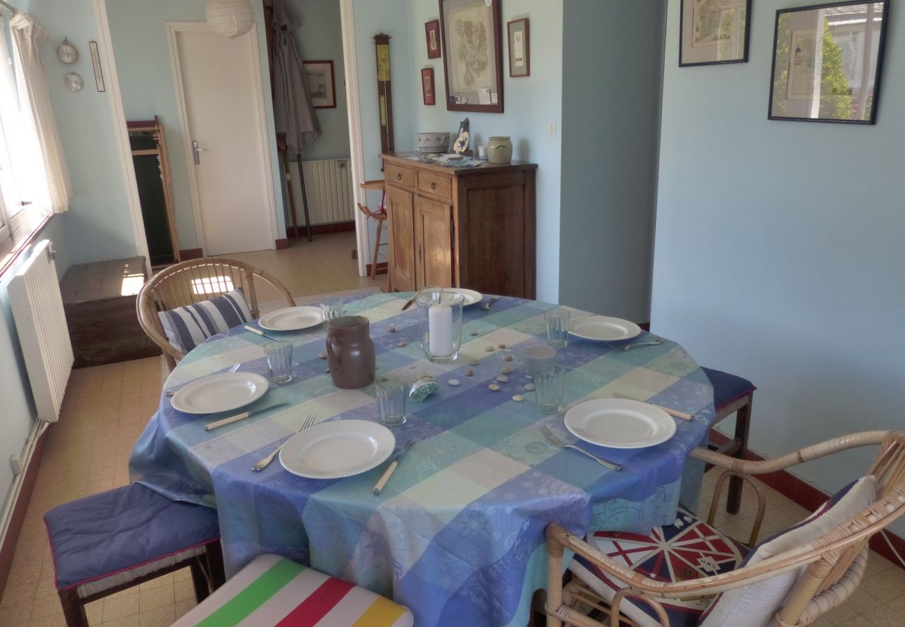 Maison à La Trinité-sur-Mer - Maison Typique Bretonne, Proche Port -K28