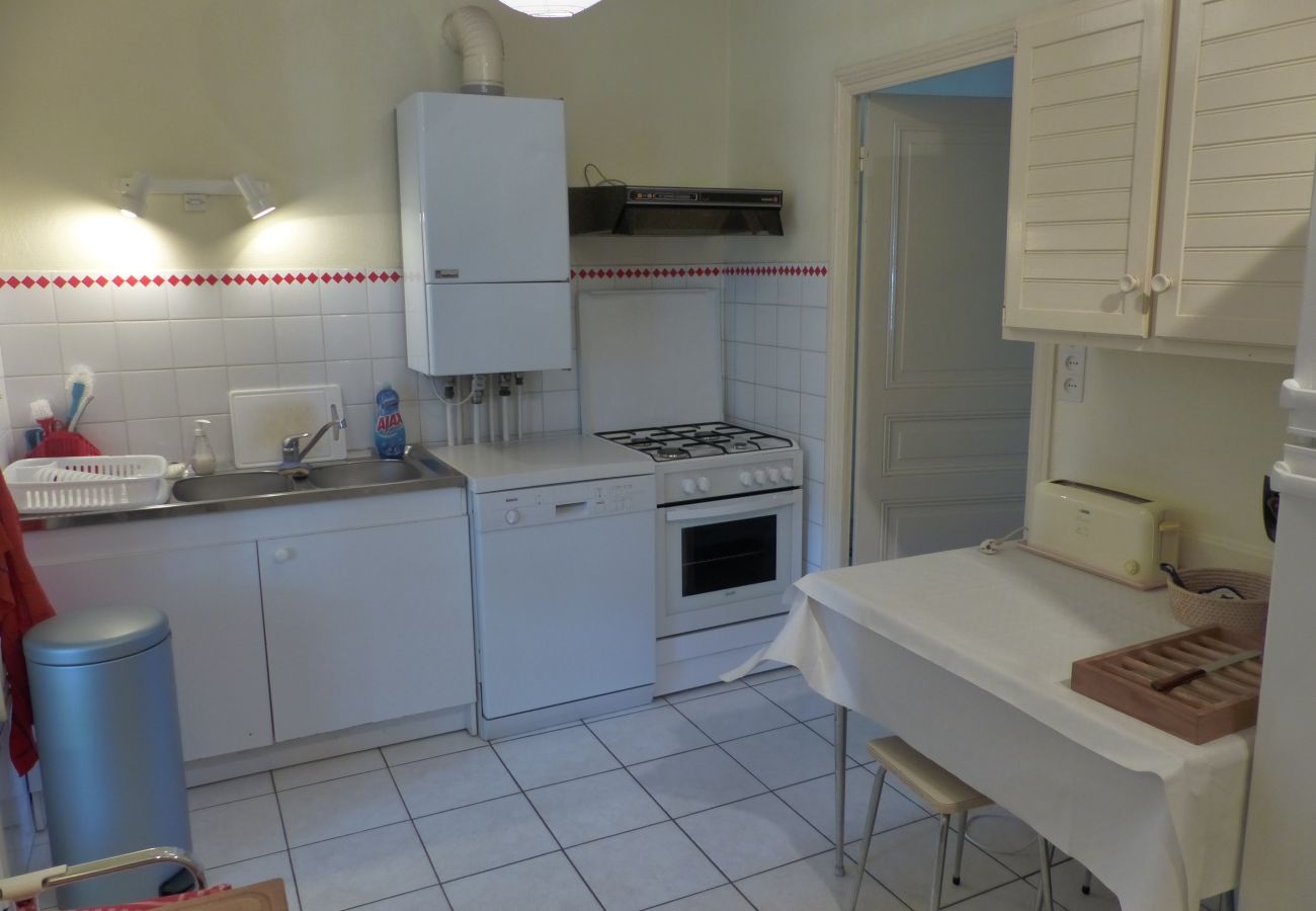 Maison à La Trinité-sur-Mer - Maison Typique Bretonne, Proche Port -K28