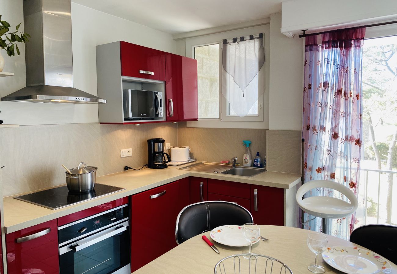 Appartement à Carnac - Tal Mor, Appart. Balcon Vue Mer, 50m plage -D8